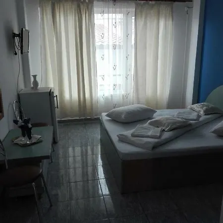 Amiral Hotel *